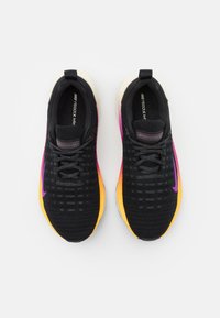 Nike Performance REACTX INFINITY  - Pantofi de alergare pe asfalt - black/hyper violet/anthracite/coconut milk/laser orange