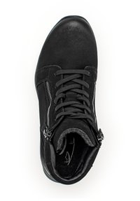 Bottines noires en daim, avec un bout arrondi, un laçage à l'avant, des fermetures éclair sur le côté et une doublure intérieure douce. Texture lisse et semelle durable.