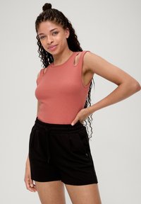 QS REGULAR - Short - schwarz