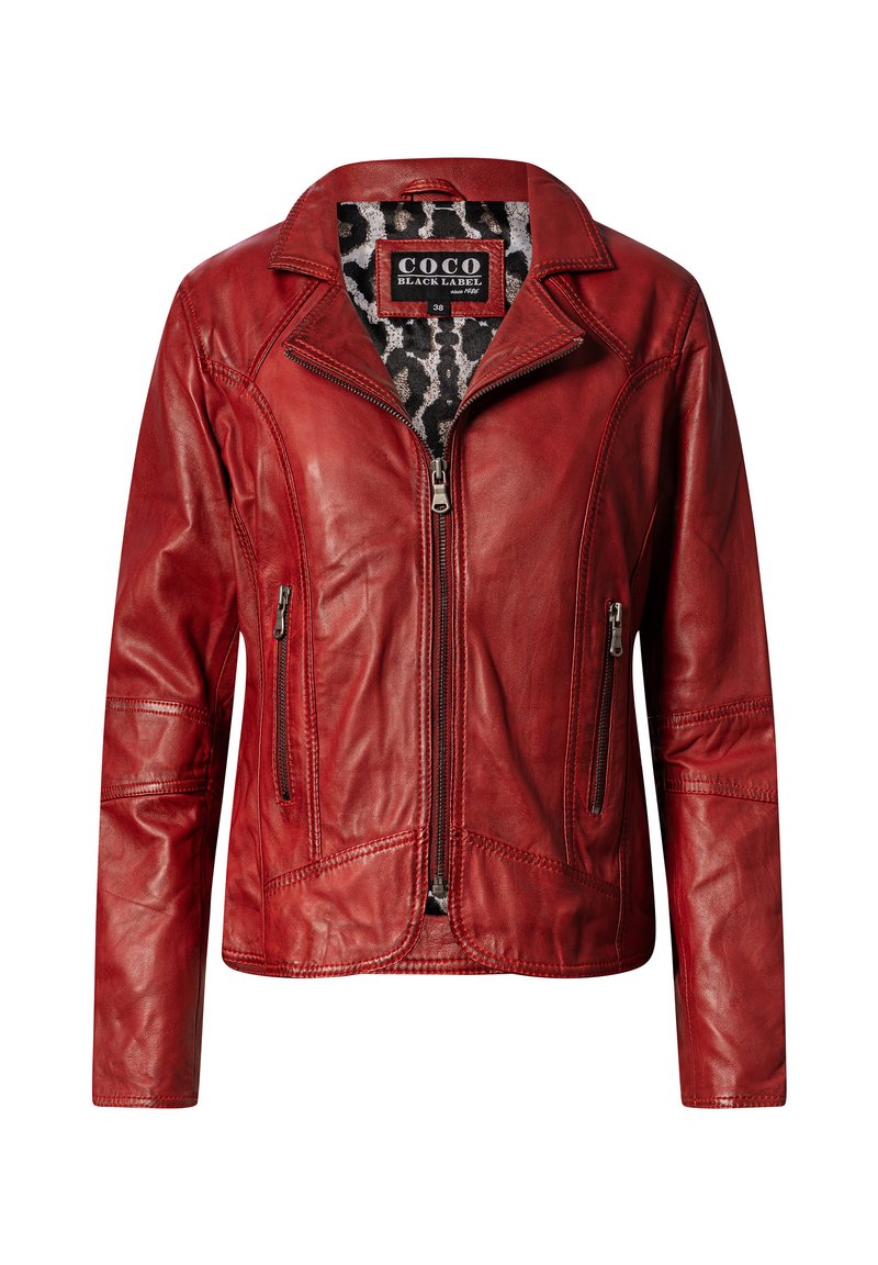 Rote Lederjacke mit strukturiertem Design, Reißverschluss vorne und Taschen sowie einem in der Farbe des Kragens sichtbaren Leopardenmuster-Futter.