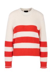 Strickpullover mit Rundhalsausschnitt, der einen strukturierten weißen Körper und kräftige rote horizontale Streifen aufweist. Rippbündchen an Saum und Ärmeln.