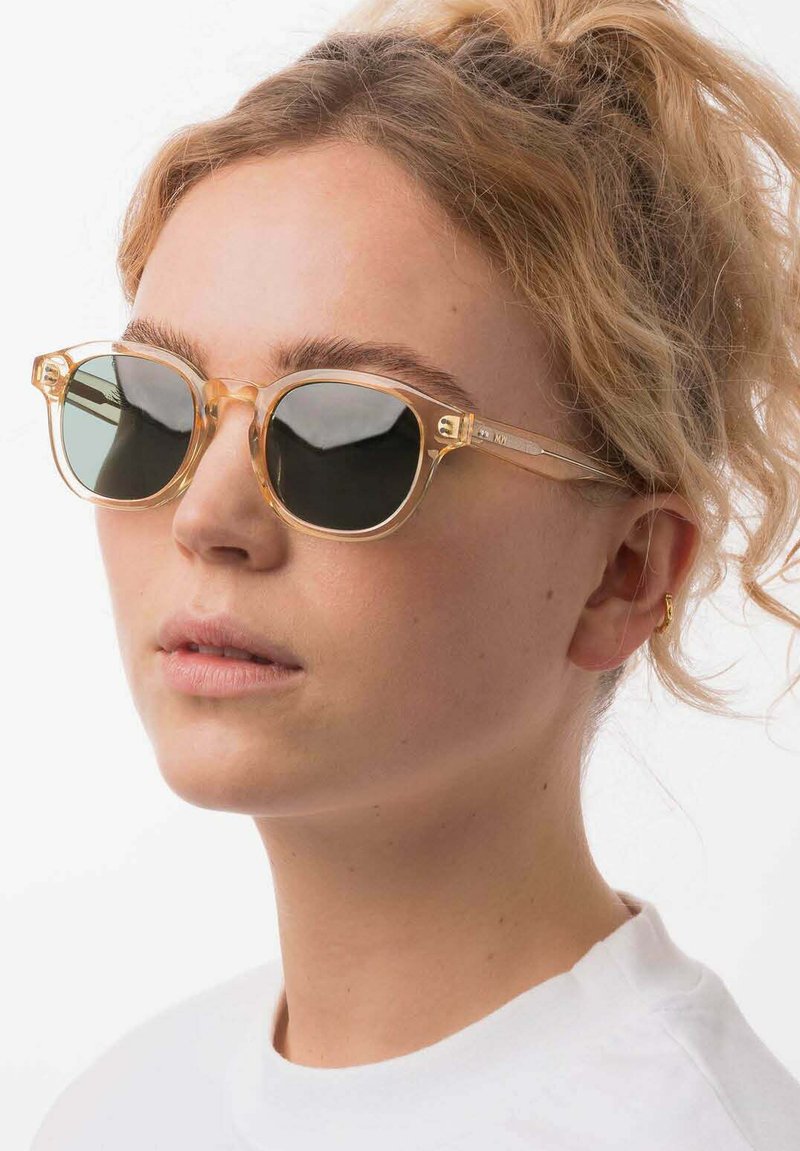 Messy Weekend BILLE DESIGN VINTAGE - Lunettes de soleil - champagne/green