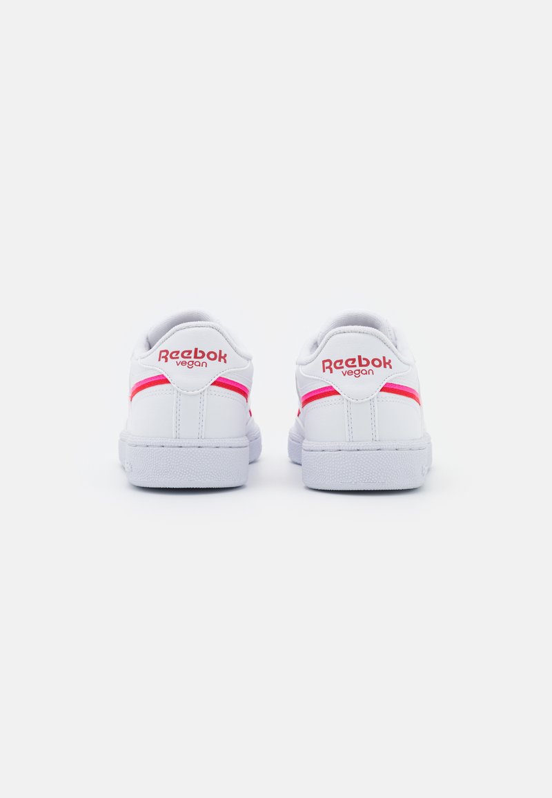 Damen Sneaker low | Reebok Classic CLUB C 85 VEGAN Sneaker low footwear white/atomic pink/vector red/weiß - UV82840 Damen Sneaker low | Reebok Classic CLUB C 85 VEGAN Sneaker low footwear white/atomic pink/vector red/weiß - UV82840