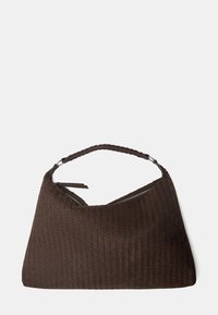 Braune gewebte Handtasche mit strukturiertem Silhouette, ausgestattet mit einem oberen Griff und Reißverschluss. Das Material zeigt eine texturierte Oberfläche.