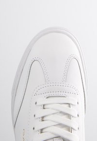 GANT MC JULIEN - Trainers - white/cognac