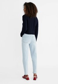Stradivarius MOM - Traperice opuštenog kroja - light blue denim
