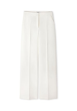 Pantalones blancos a la medida de talle alto con pliegues delanteros, bolsillos laterales y cierre frontal oculto.