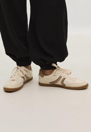 Stradivarius - Sneakersy niskie