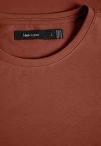 Matinique JERMALINK - Navadna majica - cambridge brown