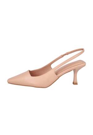Zapato de salón slingback color nude con punta afilada, tacón medio delgado y acabado suave sobre fondo blanco.