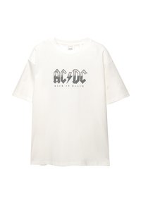 Bílá krátká rukávová tričko vyrobené z bavlny. Na přední straně je černé logo AC/DC a text "BACK IN BLACK" v opotřebovan�ém stylu. Kulatý výstřih.