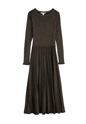 Langarmige bruine jurk met een geribbelde bovenkant, een vloeiende geplooide rok en delicate gerimpelde manchetten, met een subtiele glans.
