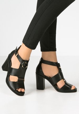 Højhælede sandaletter / Højhælede sandaler - black