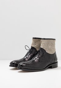 Melvin & Hamilton Nauhalliset nilkkurit - black