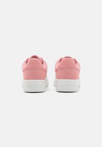 Tommy Jeans RETRO BASKET - Sneaker low - chalky pink
