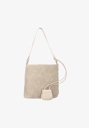 Beige gestructureerde handtas met een lange verstelbare schouderriem en een klein aangehecht tasje, getoond op een witte achtergrond.