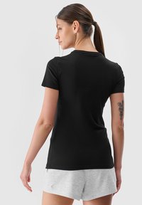 4F - T-shirt basic