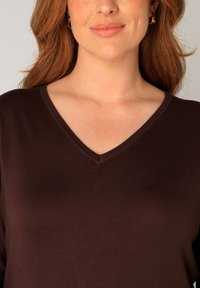 BASE LEVEL CURVY ANINE - Strickpullover - brown
