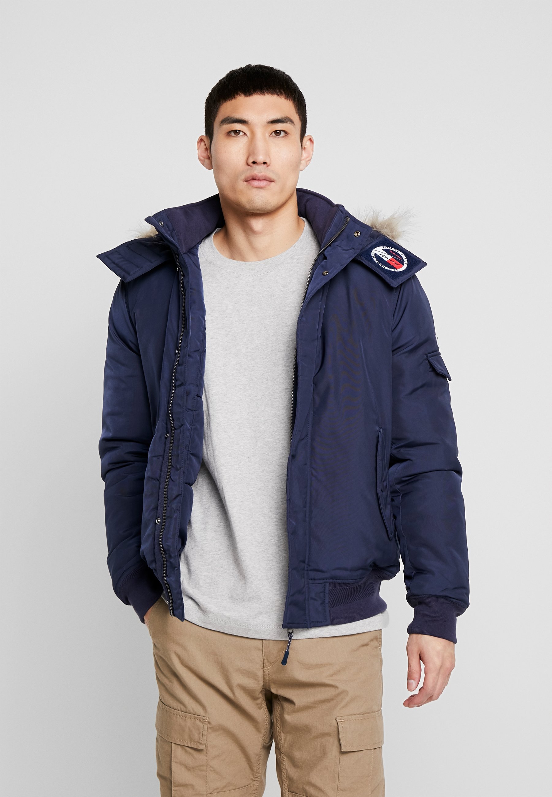 tommy jeans tjm technical bomber jacket