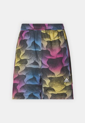 Mitmevärvilised sportlikud lühikesed püksid, mis on valmistatud võrgumaterjalist, abstraktse mustriga musta, sinise, kollase, roosa ja väikese Adidas logo varjundites.