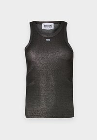 Top senza maniche di colore nero con una trama scintillante. Presenta un collo tondo e un'etichetta logo sul petto. Materiale liscio con una forma aderente.