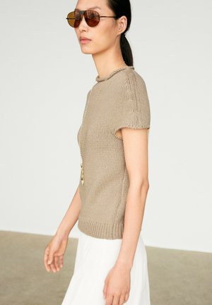 Poradie 12: Massimo Dutti - Tričko s potlačou