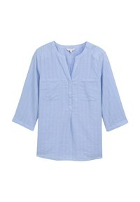 Hellblaue Baumwollbluse mit Dreiviertelärmeln, V-Ausschnitt, zwei Fronttaschen und subtiler Streifenstruktur. Entspannter Schnitt.