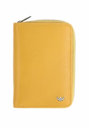 Portefeuille compact en cuir jaune avec fermeture éclair et petit logo argenté en bas à droite.