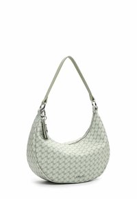 Borsa a mano verde chiaro con forma curva, motivo geometrico texture, una sola tracolla e dettagli metallici argentati.