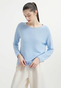 Vesta - light blue