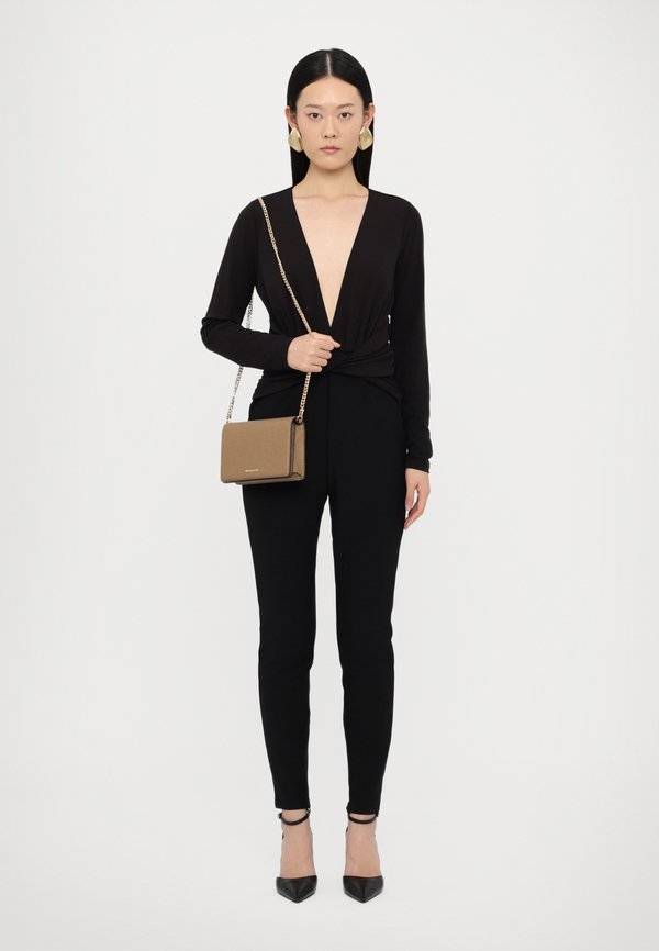 JET SET FLAP - Clutch - husk