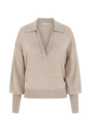 Maglione beige in maglia con scollo a V e colletto, caratterizzato da maniche a tre quarti e orlo a costine. Branding discreto nell'angolo inferiore sinistro.