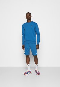 Nike Sportswear CRW - Camisola - marina blue