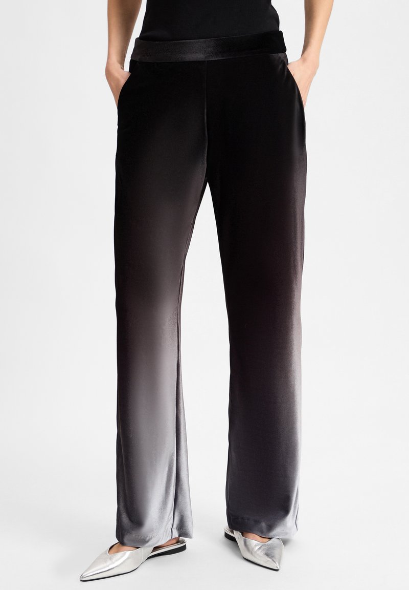 MAC Jeans CHIARA - Broek - grau