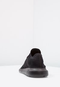 adidas Originals Tenisky - black
