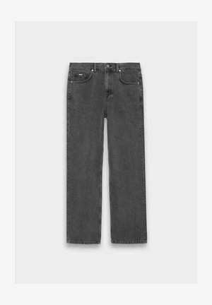 Donkergrijze denim jeans met een rechte pijp, vijf zakken en metalen hardwareaccenten. Zachte textuur met een lichte vervaging.