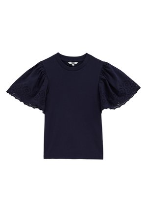Granatowy T-shirt z krótkimi, bufkami rękawów ozdobionymi haftem oczkowym i falistymi brzegami. Wykonany z miękkiej bawełny, dopasowany fason.