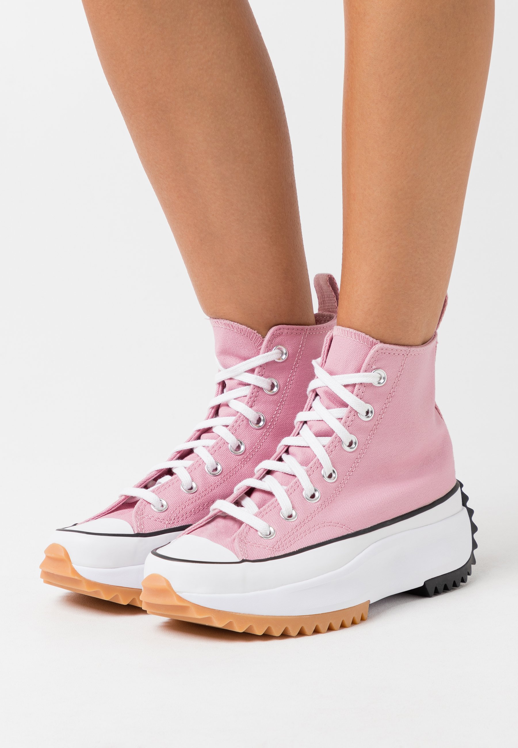 converse run star hike white pink