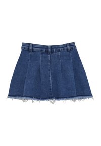 Denimrok in donkerblauwe kleur, geplooide ontwerp, rafelige zoom en een klassieke tailleband met riemlussen.