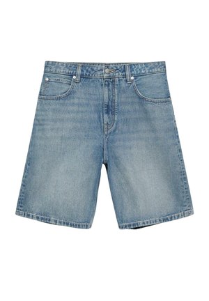 Világoskék farmer rövidnadrág elülső zsebekkel, övbújtatókkal, gombos záródással és egyenes szárú kivágással.