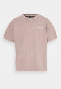 Růžový bavlněný tričko s kulatým výstřihem a krátkými rukávy. Na levém prsu je výšivka "BDG JEANS".