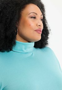 Ulla Popken ROLLKRAGEN - Langarmshirt - mint green