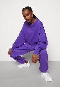 Nike Sportswear CREW - Camisola - lapis/blackened blue