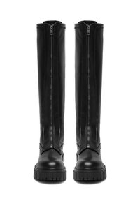 Černé kozačky do půli lýtek vyrobené z hladké kůže, se bočním zipem, robustní podrážkou a šitými detaily podél švů.