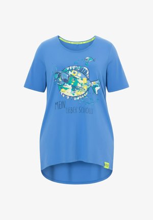 Maglietta blu a maniche corte con pesce dei cartoni animati che indossa occhiali da sole e testo "MEIN LIEBER SCHOLLI" stampato sul davanti.