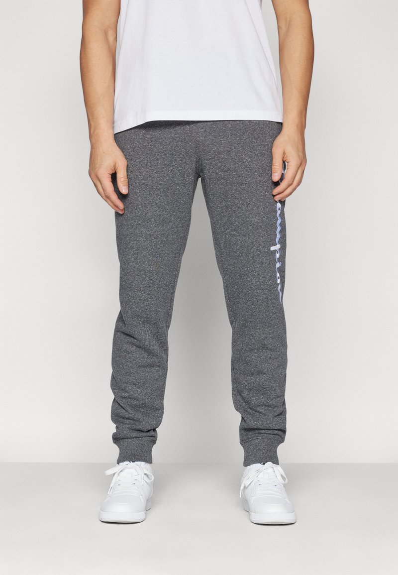 Champion - ICONS CUFF PANTS LARGE LOGO - Jogginghose - dark grey, Vergrößern