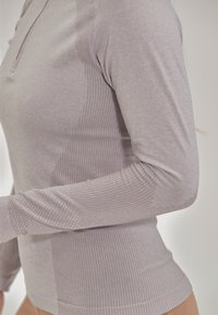 Endurance HALEN SEAMLESS  - Langærmet T-shirt - gull gray