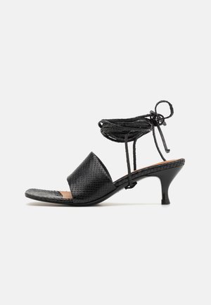 Filippa K STRAPPY - Sandaalit nilkkaremmillä - black