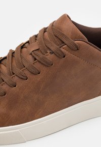 Pier One Sneakersy niskie