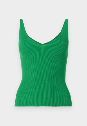 Zeleni rebrasti top sa V-izrezom i širokim naramenicama. Glatka tekstura, uski dizajn i jednobojna boja bez uzoraka ili ukrasa.